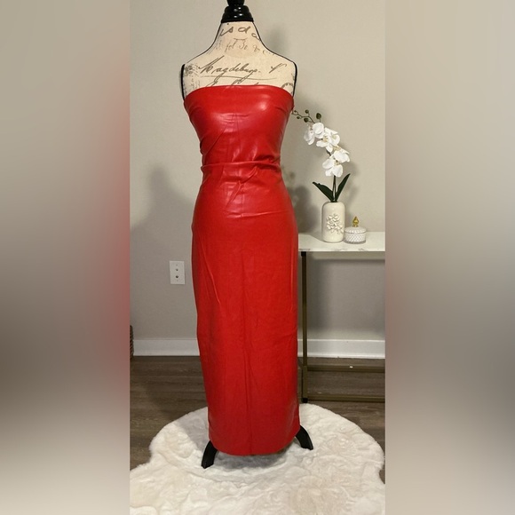 Zara Women's Red Strapless Dress